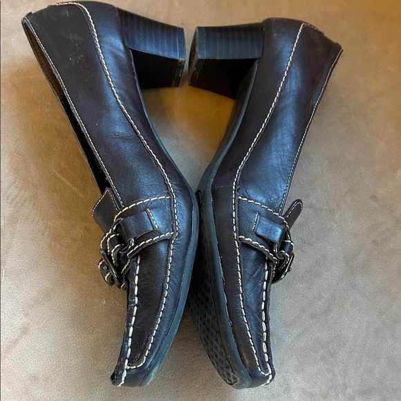 AEROSOLES Dark Brown Shoes with Buckle Detail - Picture 4 of 9